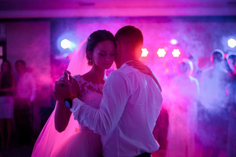 djs only wedding dj 768x512